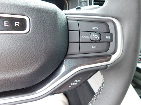 New 2024 Jeep Wagoneer 4WD w/ Premium Group I image 16