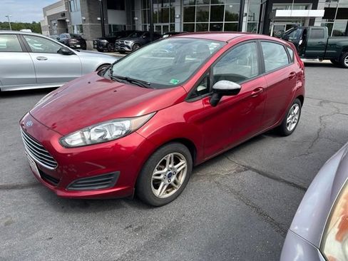 Used 2017 Ford Fiesta SE FWD image 3