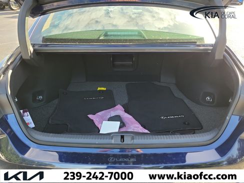 Used 2025 Lexus ES 350 w/ Premium Package FWD image 10