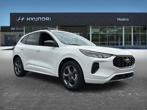 Used 2023 Ford Escape ST-Line w/ Tech Pack #1 FWD image 2