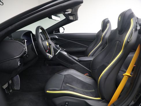 Certified 2025 Ferrari Roma Spider image 21
