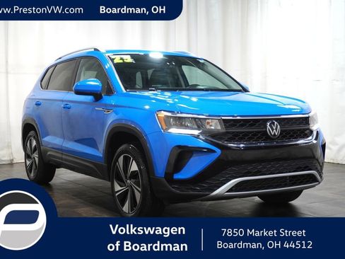 Used 2023 Volkswagen Taos SE w/ Panoramic Sunroof Package AWD/4WD image 1