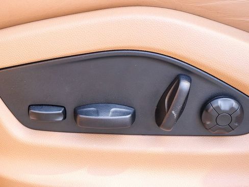 Used 2023 Porsche Cayenne AWD/4WD image 25