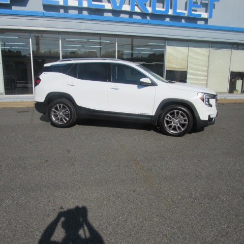 Certified 2024 GMC Terrain SLT AWD/4WD image 2