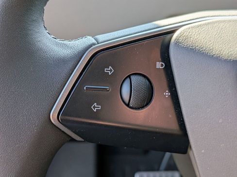 Used 2024 Tesla Cybertruck AWD Crew Cab image 17