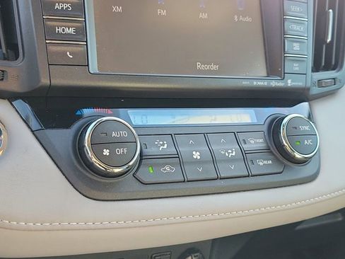 Used 2018 Toyota RAV4 Limited image 29