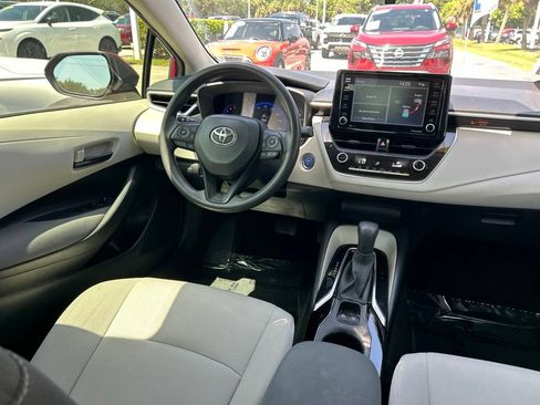 Used 2022 Toyota Corolla LE FWD image 10