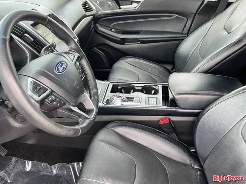 Used 2019 Ford Edge Titanium w/ Equipment Group 301A FWD image 20