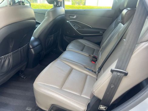 Used 2017 Hyundai Santa Fe FWD image 16