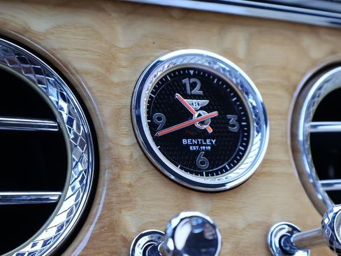 Used 2023 Bentley Continental GT Azure image 31