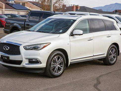 Used 2019 INFINITI QX60 Luxe w/ Essential Package image 9