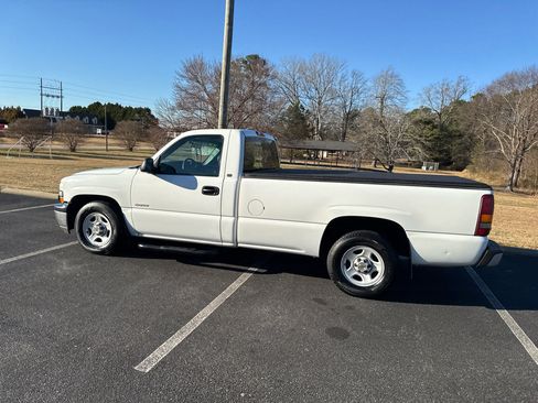 Used 2000 Chevrolet Silverado 1500 2WD Regular Cab image 10