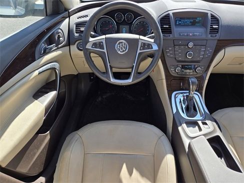 Used 2011 Buick Regal CXL image 12