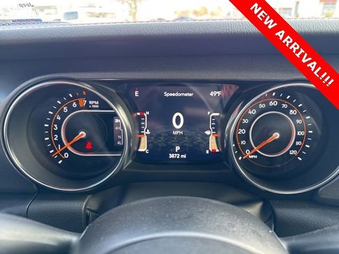 Used 2023 Jeep Gladiator Mojave w/ Cold Weather Group image 10