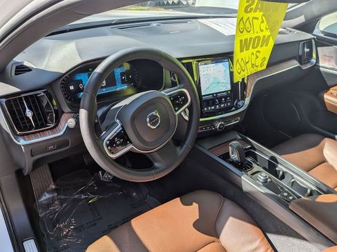 Certified 2023 Volvo V60 B5 Cross Country Plus AWD/4WD image 10