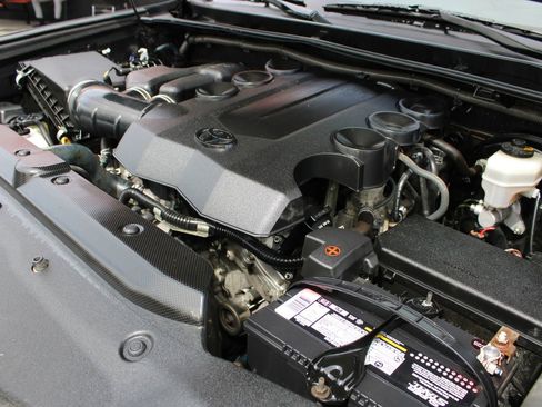 Used 2016 Toyota 4Runner Limited image 33