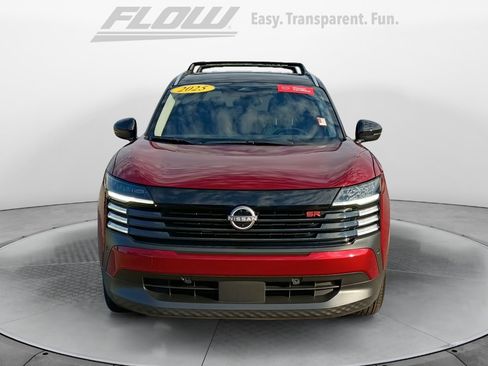 Used 2025 Nissan Kicks SR FWD image 2