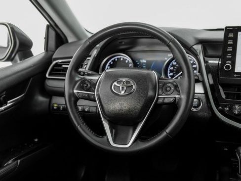 Used 2022 Toyota Camry XLE AWD/4WD image 11