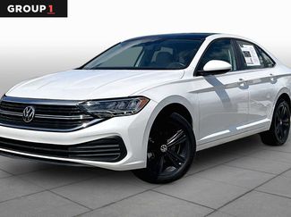Used 2024 Volkswagen Jetta SE FWD video 1