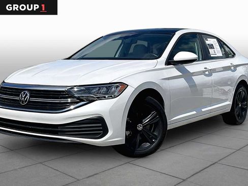 Used 2024 Volkswagen Jetta SE FWD image 1