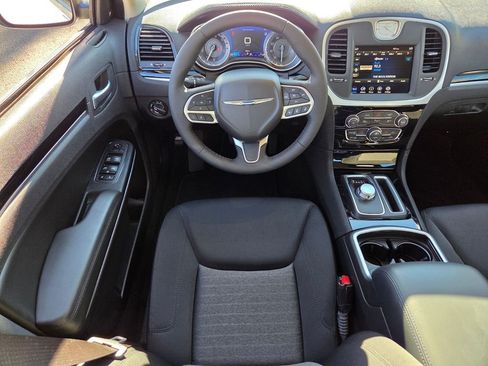 Used 2023 Chrysler 300 Touring w/ Safetytec Plus Group RWD image 15