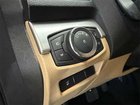 Used 2017 Ford Explorer XLT w/ Equipment Group 202A image 16