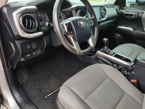 Used 2020 Toyota Tacoma SR5 RWD image 23