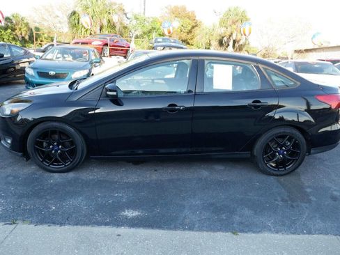 Used 2016 Ford Focus SE w/ Equipment Group 201A image 5