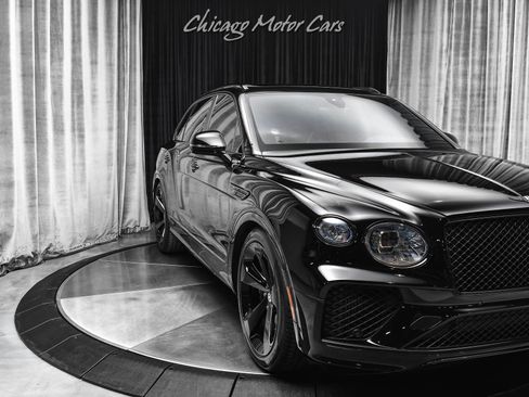 Used 2023 Bentley Bentayga Plug-In Hybrid image 48