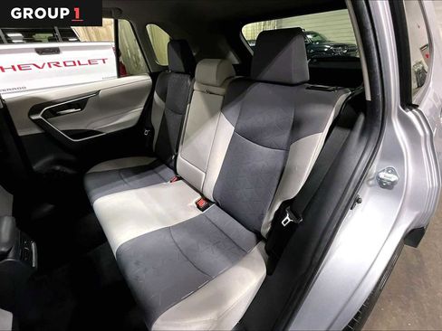Used 2020 Toyota RAV4 XLE w/ Convenience Package image 21