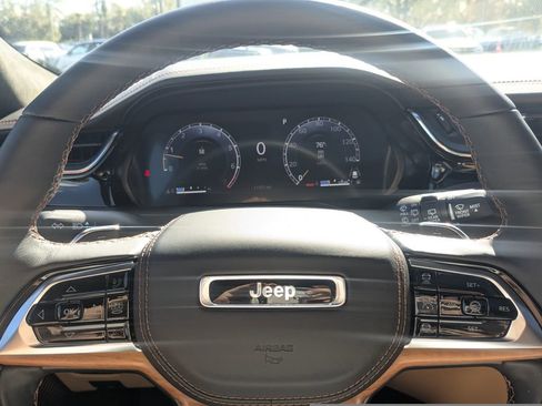 Used 2025 Jeep Grand Cherokee L Summit image 16