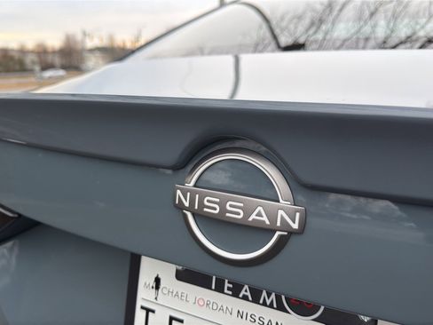 Used 2024 Nissan Sentra SR w/ SR Premium Package image 13