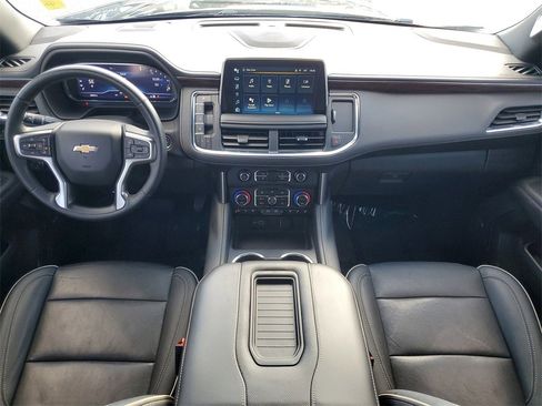 Used 2024 Chevrolet Suburban Premier image 25