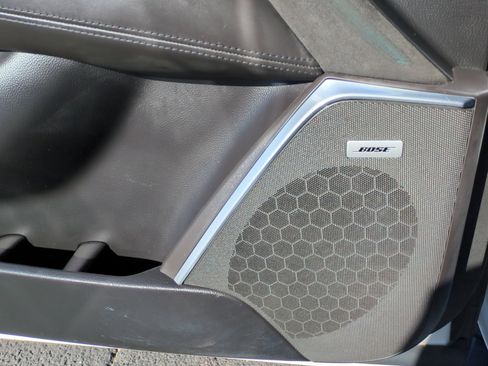 Used 2019 Cadillac Escalade ESV Platinum image 27