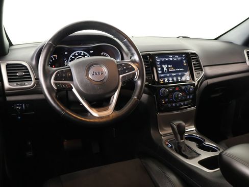 Used 2021 Jeep Grand Cherokee Laredo X AWD/4WD image 2