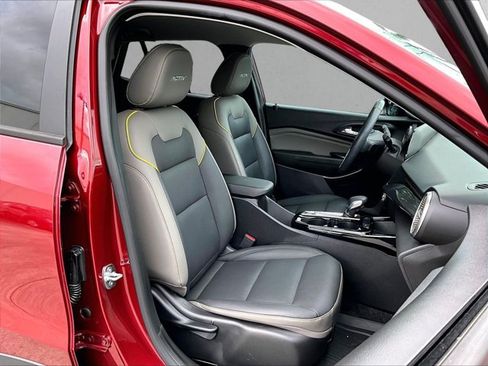 Used 2024 Chevrolet Trax ACTIV FWD image 9