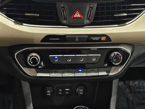Used 2020 Hyundai Elantra GT FWD image 8