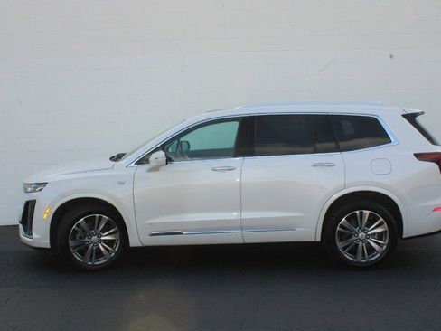 Certified 2024 Cadillac XT6 Premium Luxury image 14