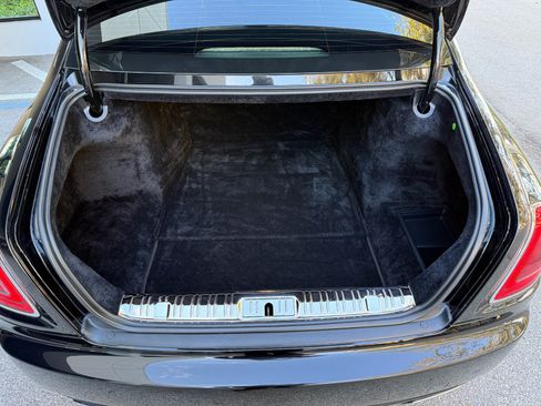 Used 2013 Rolls-Royce Ghost RWD image 32