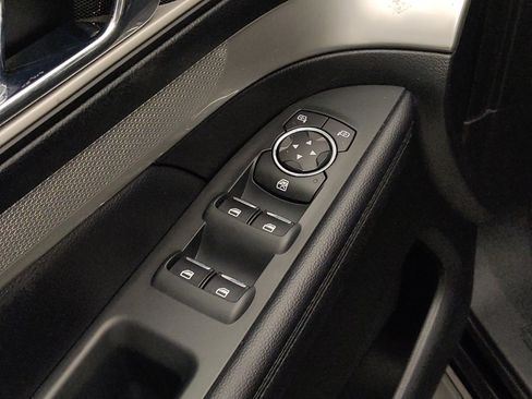 Used 2016 Ford Explorer XLT w/ Equipment Group 202A AWD/4WD image 27