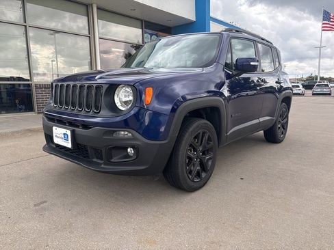 Used 2018 Jeep Renegade Altitude AWD/4WD image 1