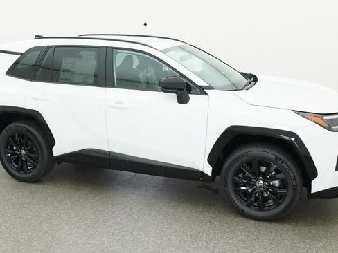 New 2026 Toyota RAV4 SE FWD image 5