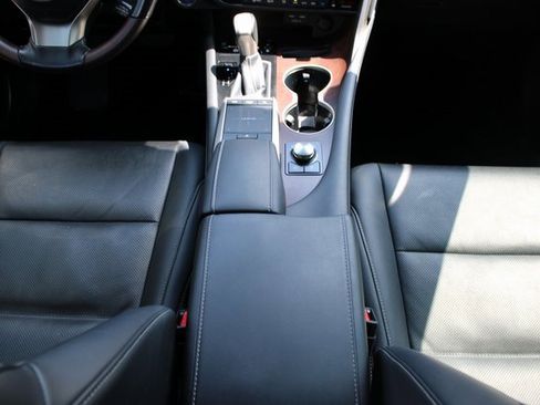 Used 2020 Lexus RX 450h AWD w/ Premium Package image 18