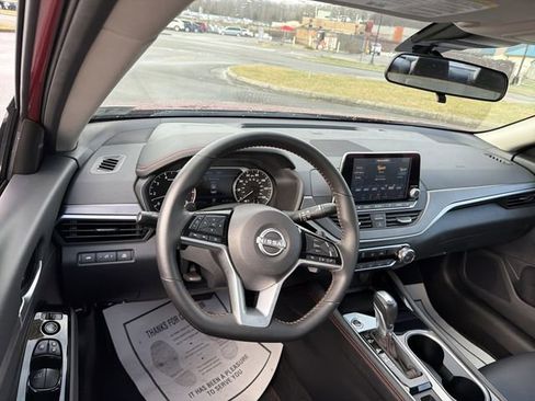 Used 2025 Nissan Altima 2.5 SR image 14