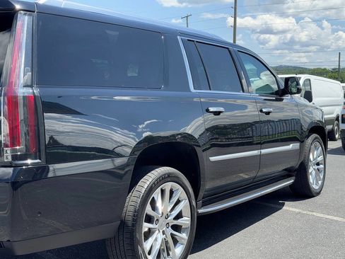 Used 2018 Cadillac Escalade ESV Premium Luxury AWD/4WD image 49