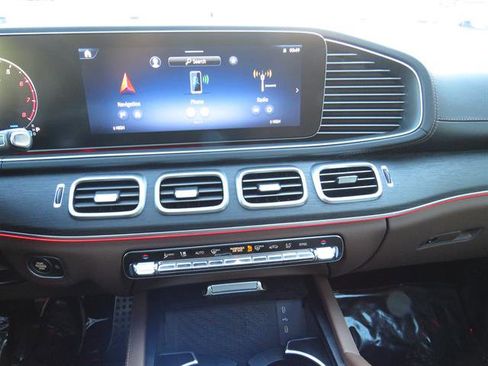 Used 2025 Mercedes-Benz GLS 450 4MATIC image 13