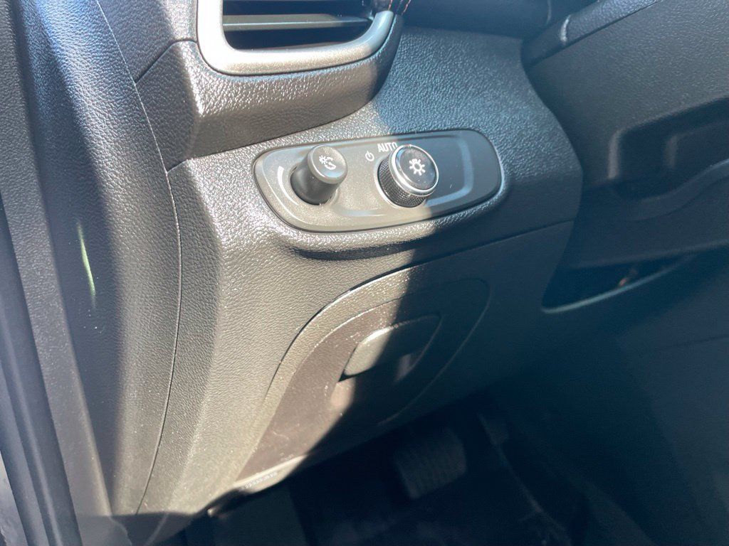 Used 2018 Chevrolet Trax LS AWD/4WD image 10