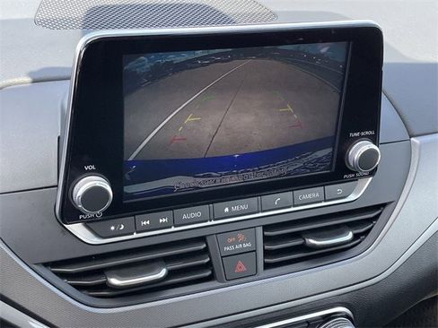 Used 2025 Nissan Altima 2.5 SR image 18