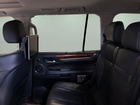 Used 2016 Lexus LX 570 4WD image 17