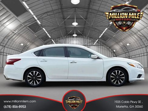 Used 2018 Nissan Altima 2.5 SV FWD image 7